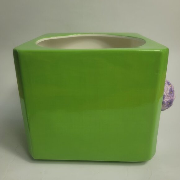 Vintage Unbranded Cookie Jar Green with Embossed Purple Flowers - Picture 13 of 16